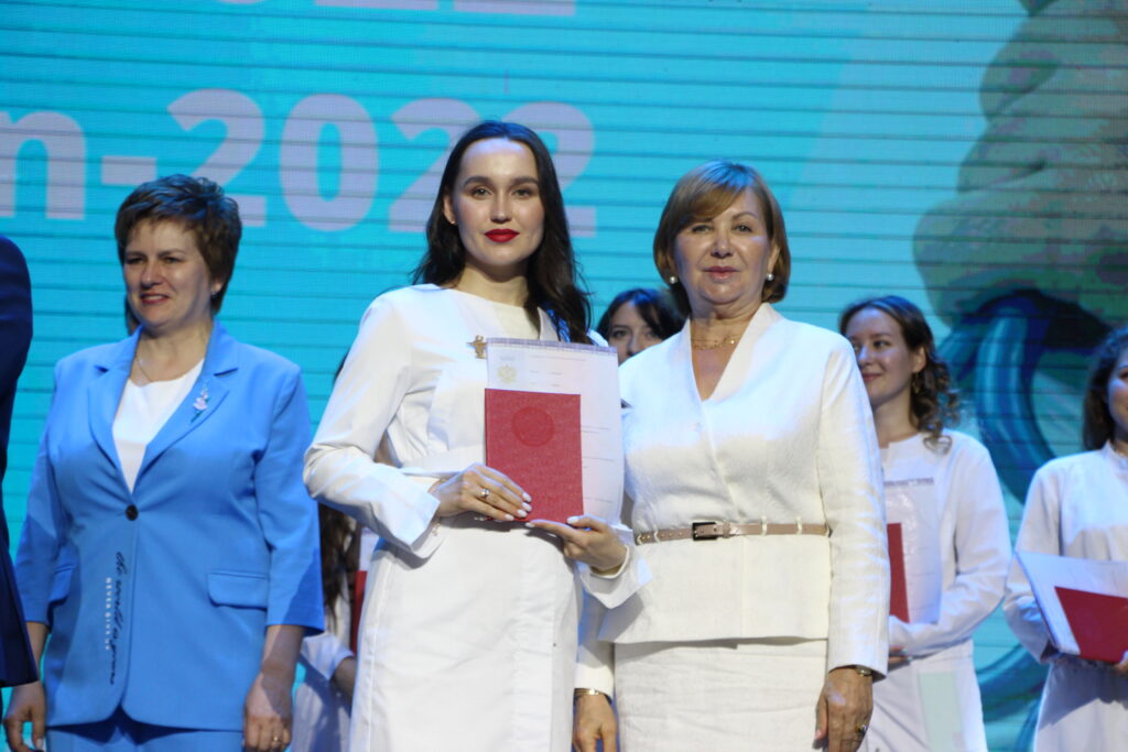 Юбилейный пятидесятый выпуск врачей 2022 года